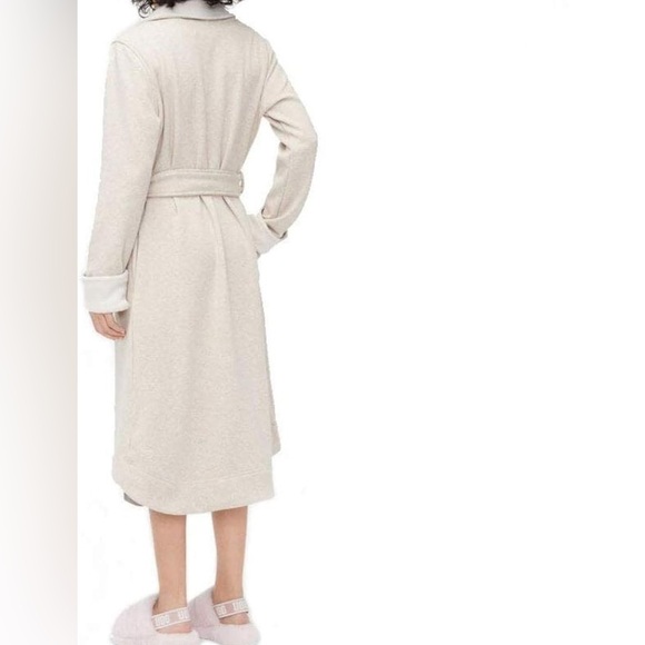UGG Bathrobe - size medium - Picture 3 of 7